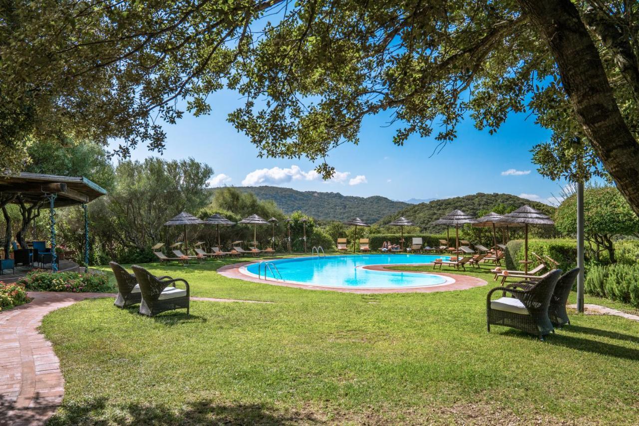 Hotel Aldiola Country Resort Сант'Антонио-ди-Галлура Экстерьер фото