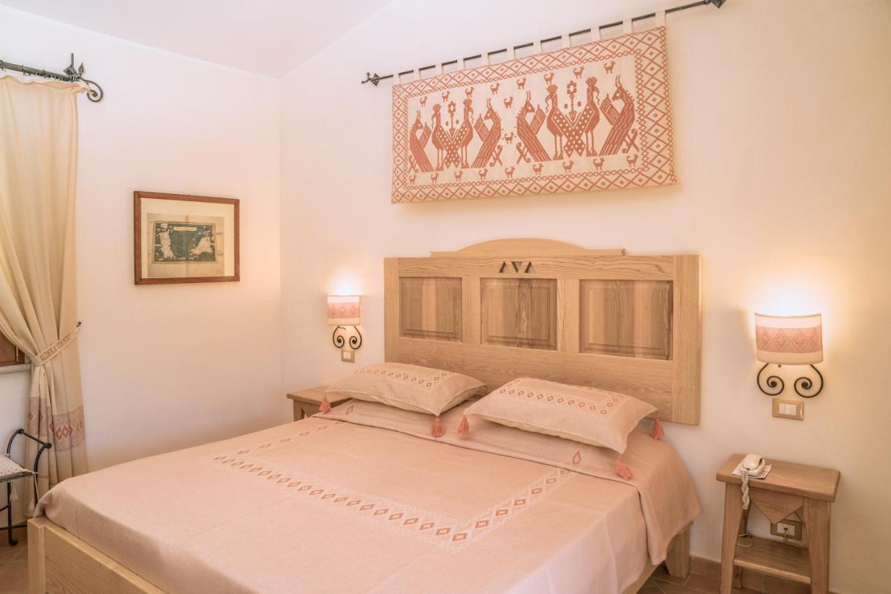 Hotel Aldiola Country Resort Сант'Антонио-ди-Галлура Экстерьер фото